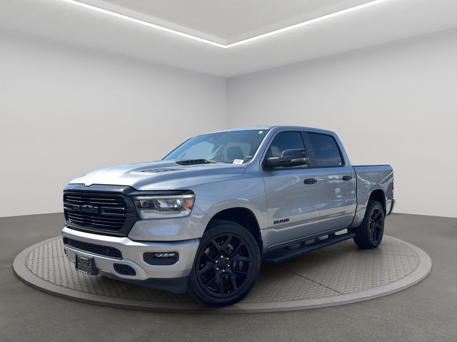 RAM 1500 Laramie Crew Cab 4WD