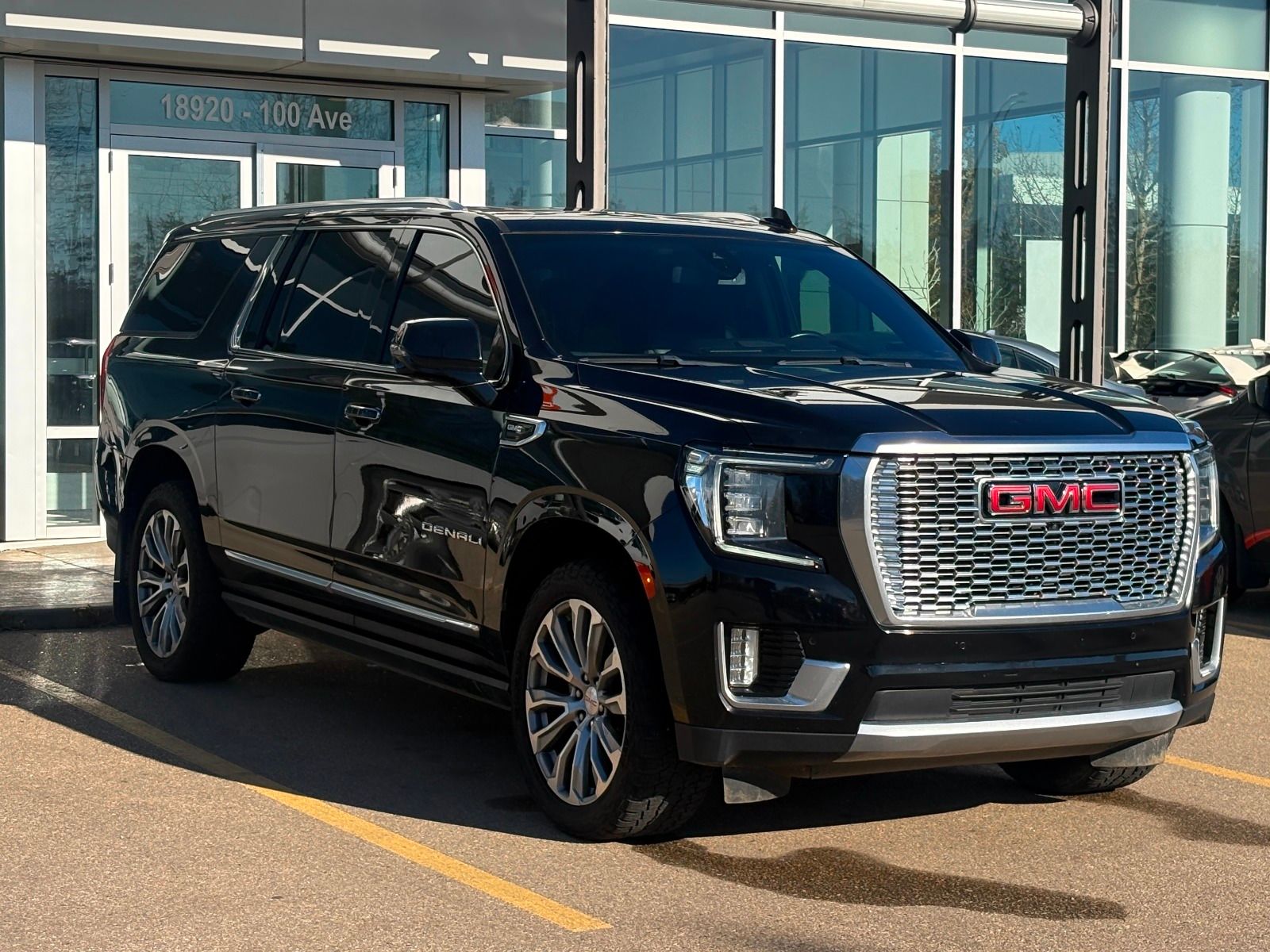  2022 GMC Yukon XL SUV / Crossover Four-Wheel Drive Automatic