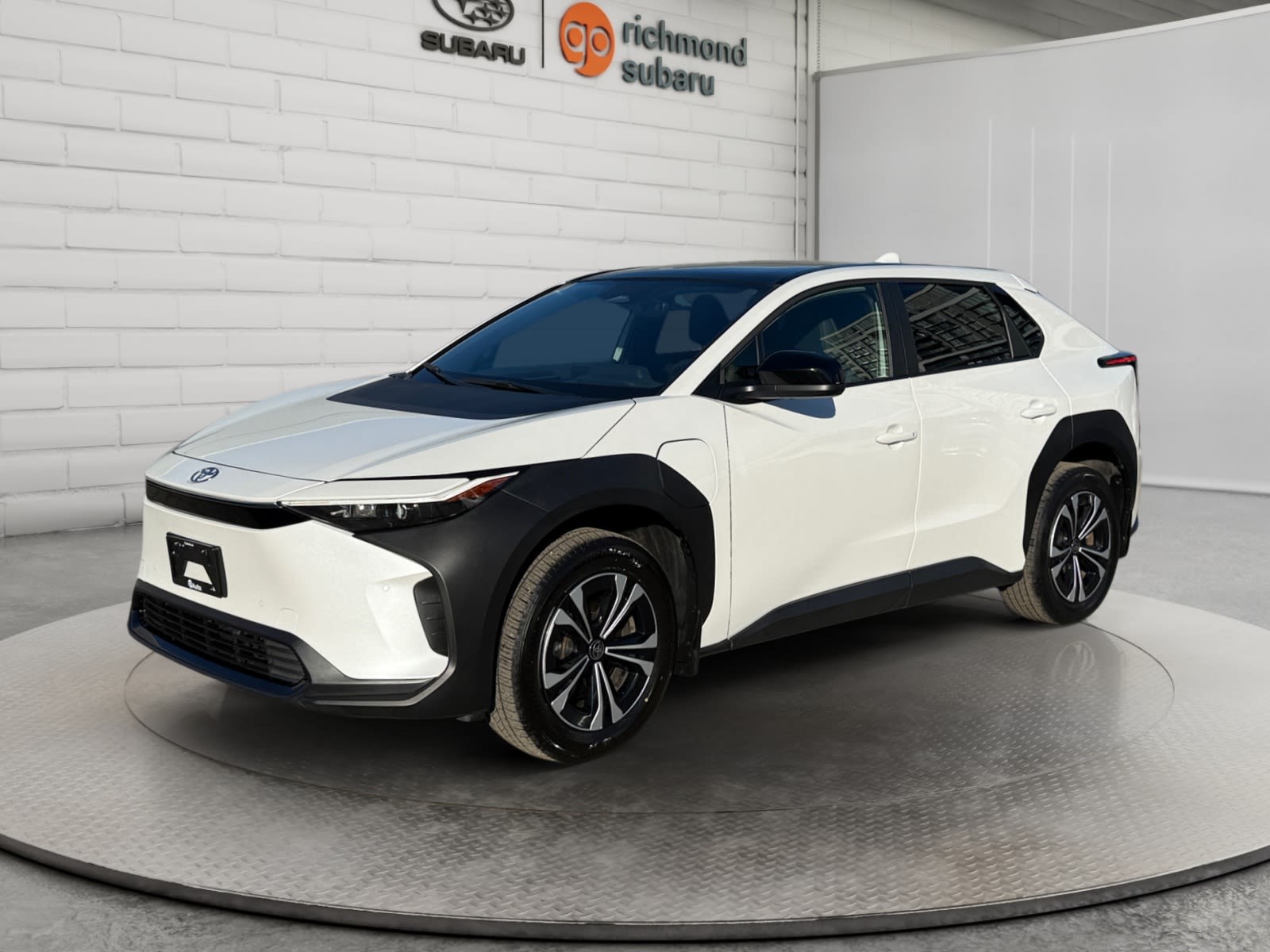  2023 Toyota bZ4X XLE AWD   