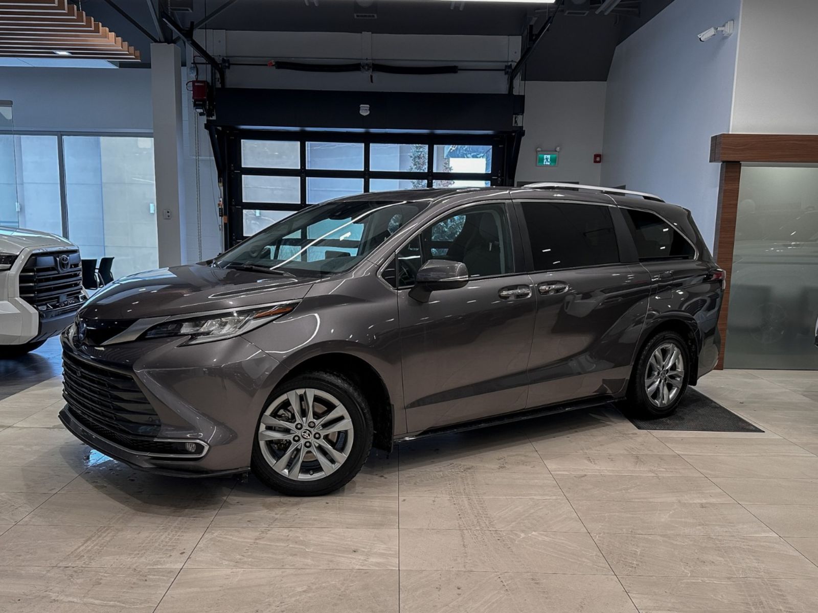 2023 Toyota Sienna Limited 7-Passenger AWD