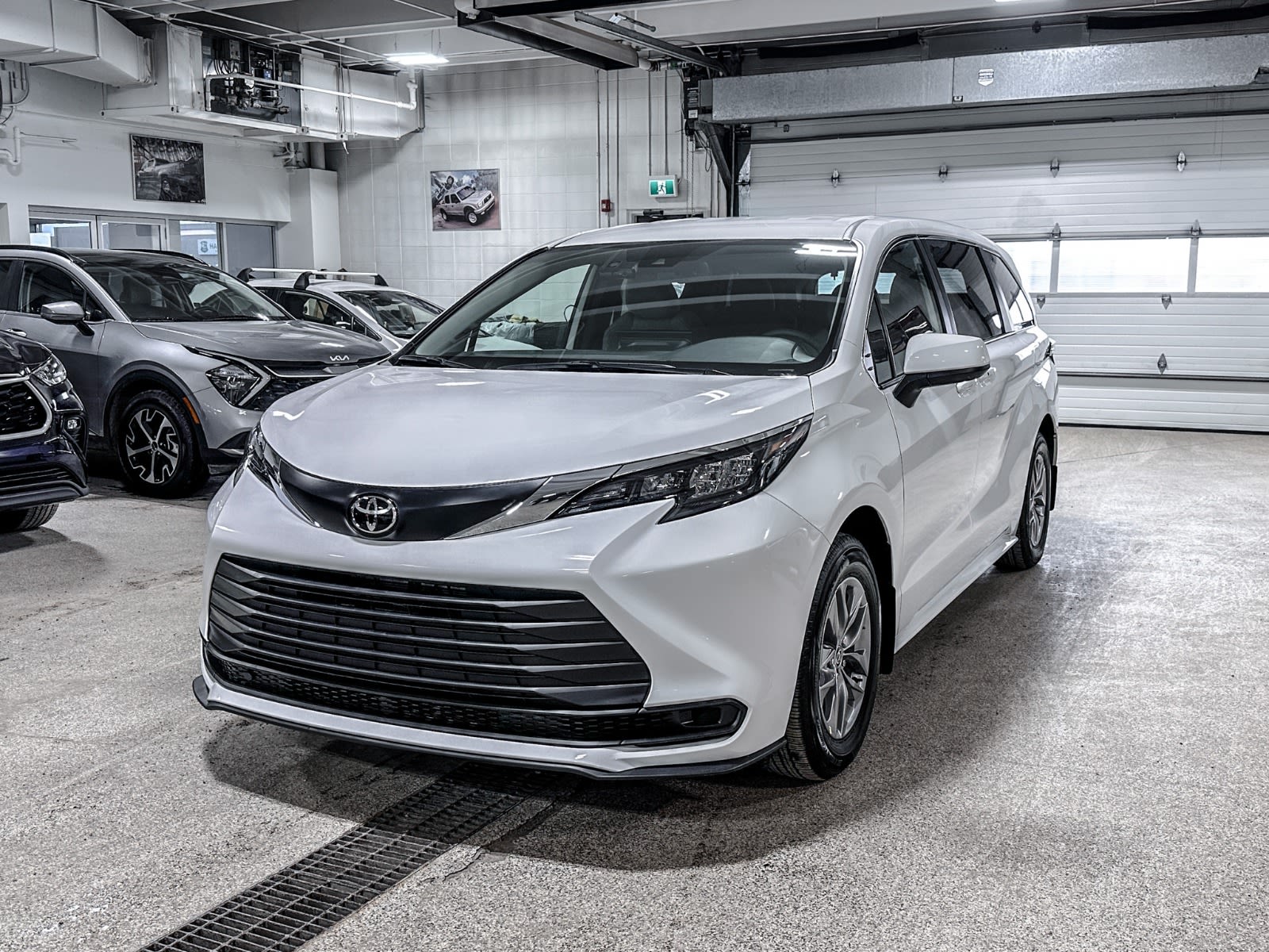 2026 Toyota Sienna Minivan All-Wheel Drive Continuously Variable Transmission