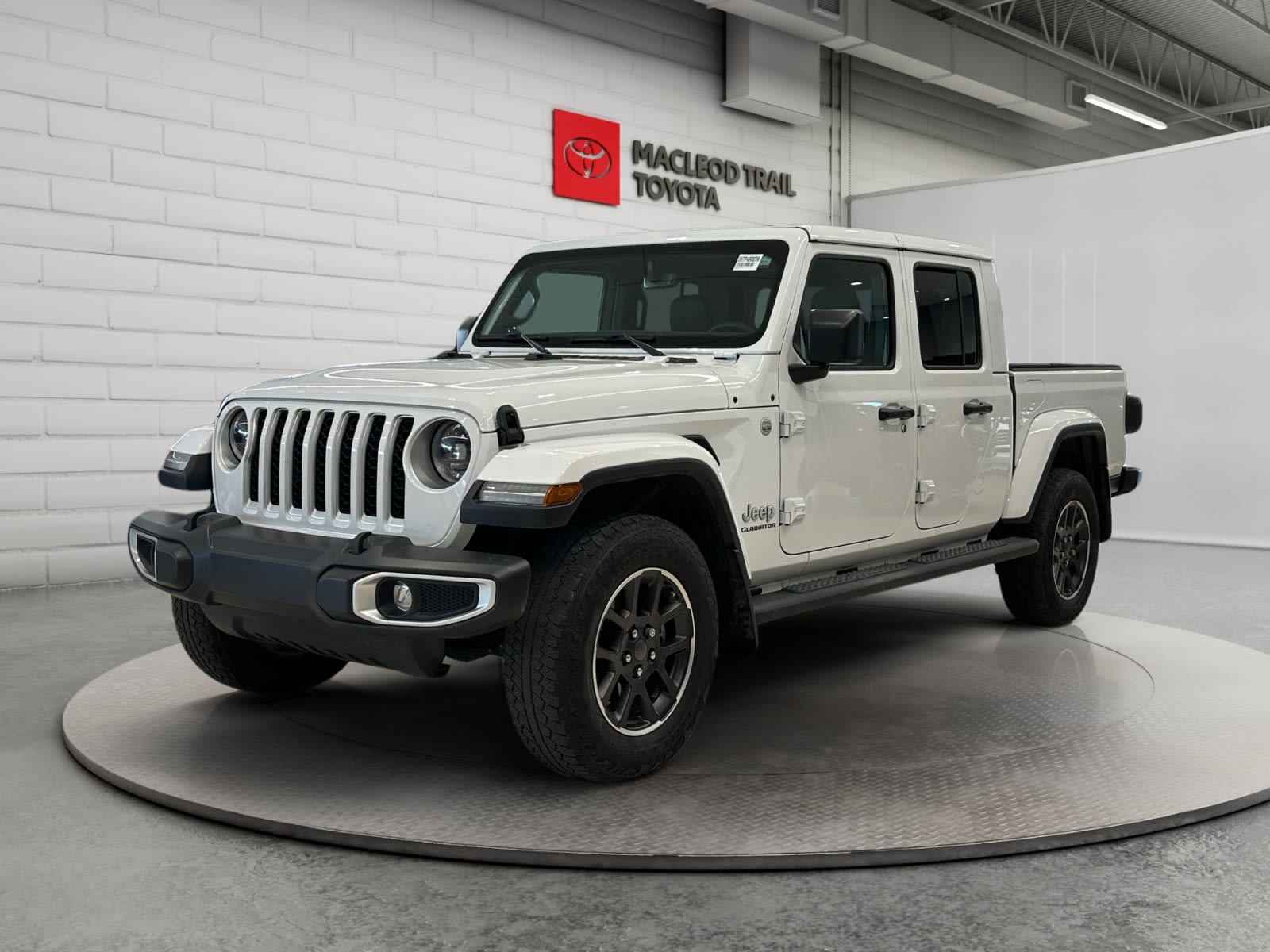 2023 Jeep Gladiator Pickup Truck Four-Wheel Drive 8-Speed Automatic