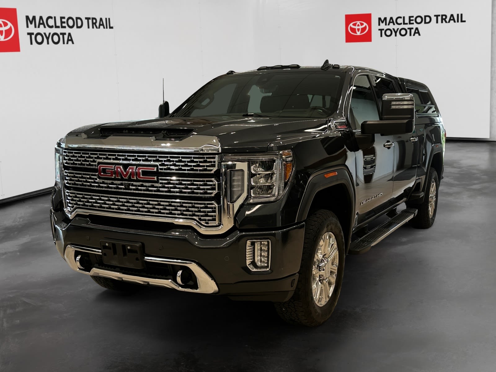  2022 GMC Sierra 3500HD Denali Crew Cab 4WD Pickup Truck Four-Wheel Drive 6-Speed Automatic