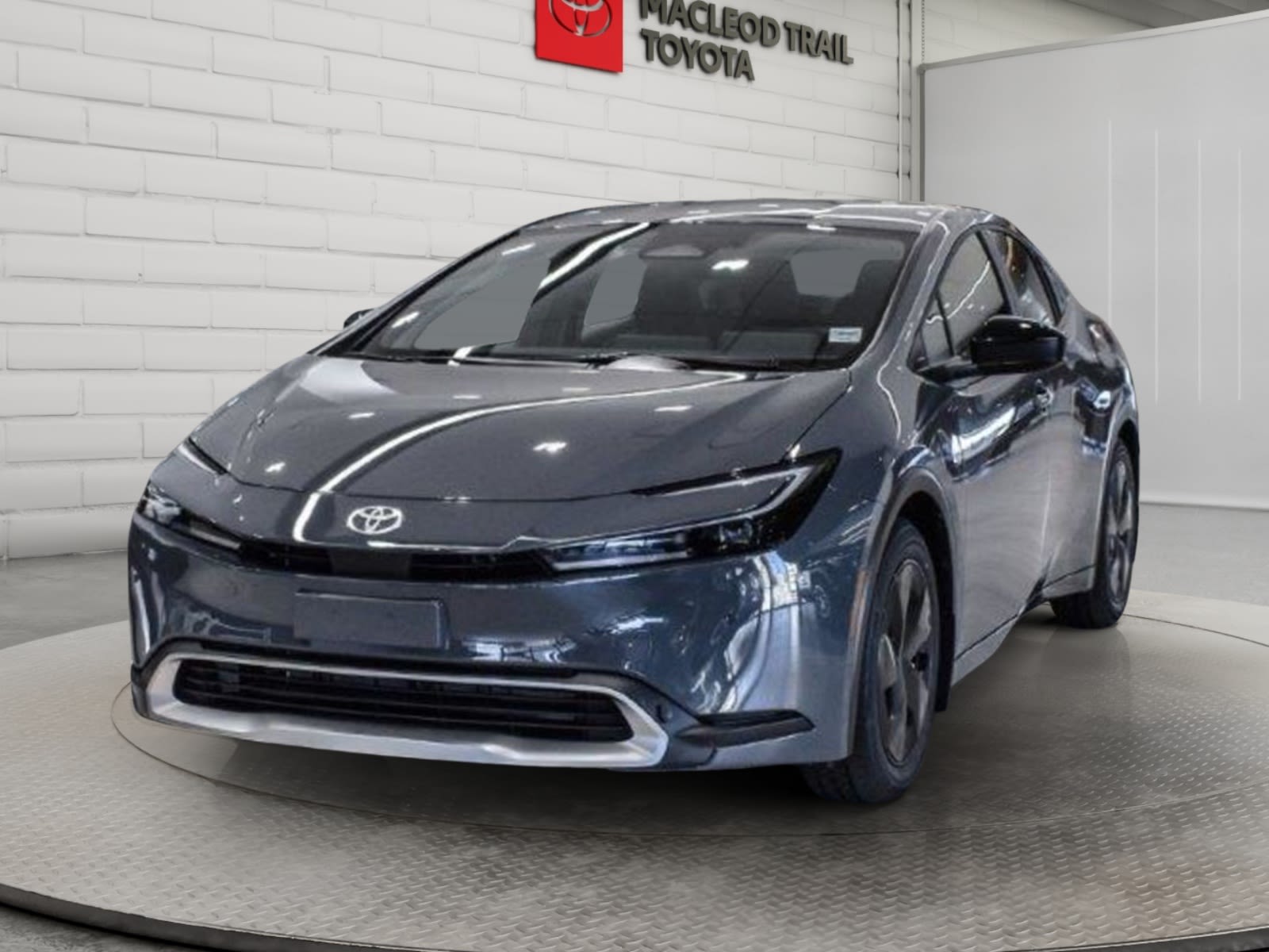 2027 Toyota Prius Plug-In Hybrid SE FWD