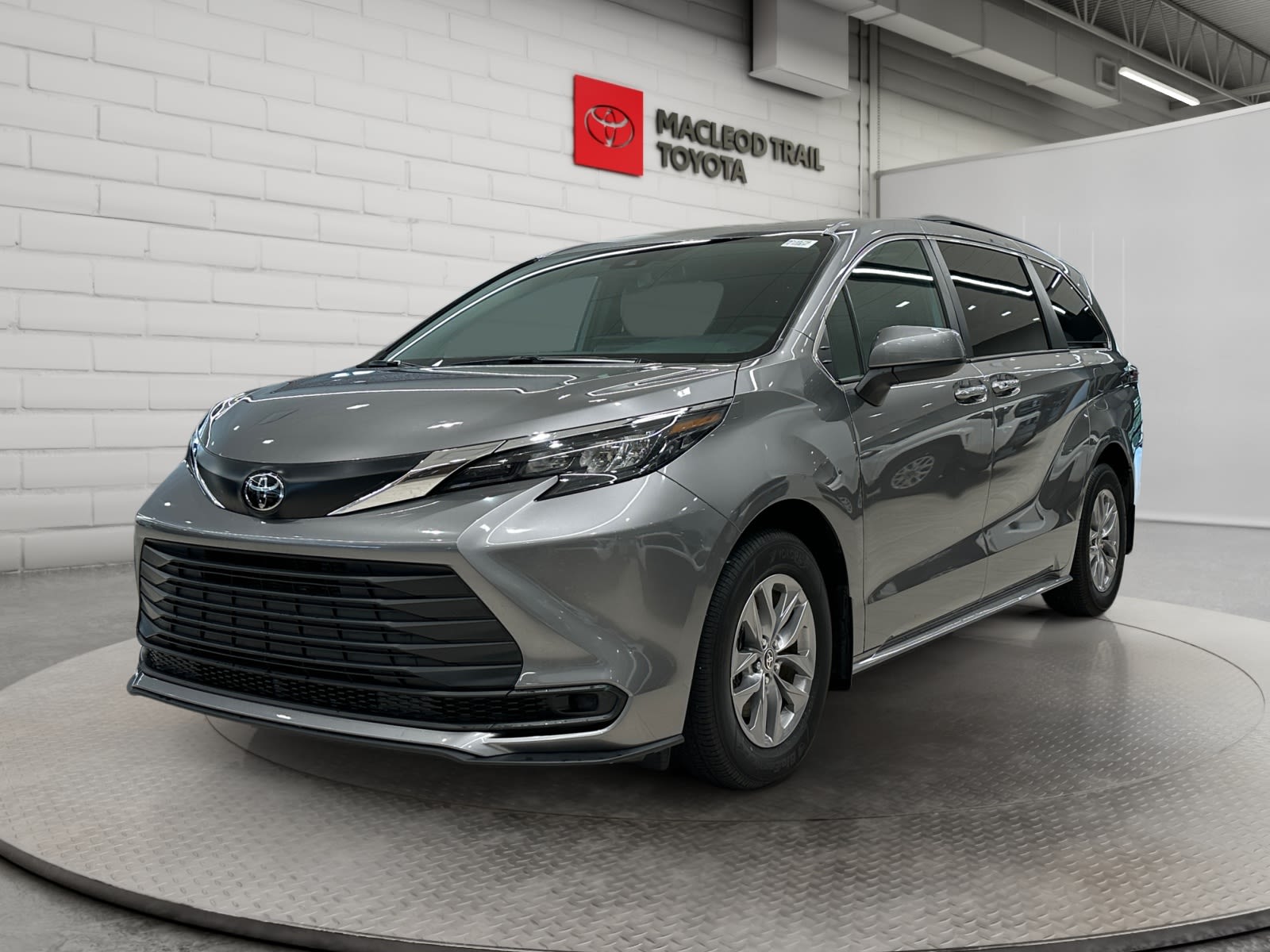  2026 Toyota Sienna Minivan Front-Wheel Drive Continuously Variable Transmission