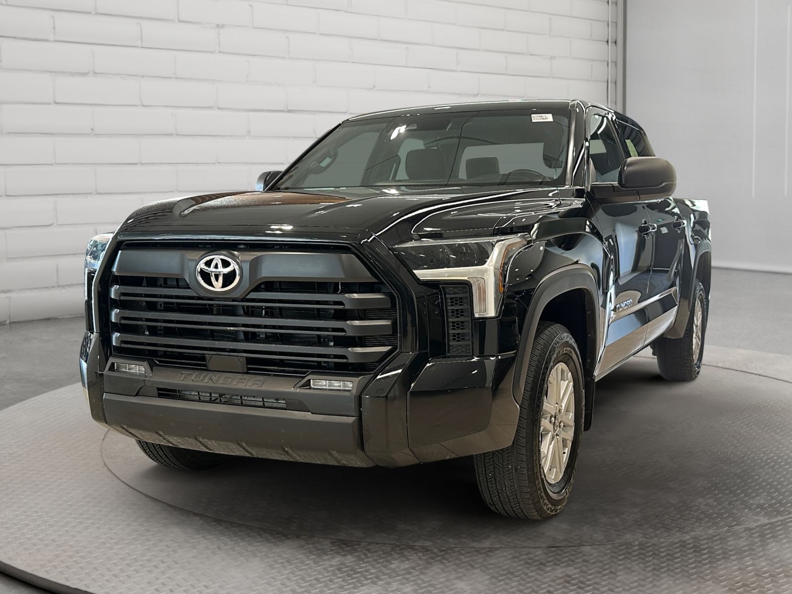  2025 Toyota Tundra SR5 CrewMax Cab 4WD   