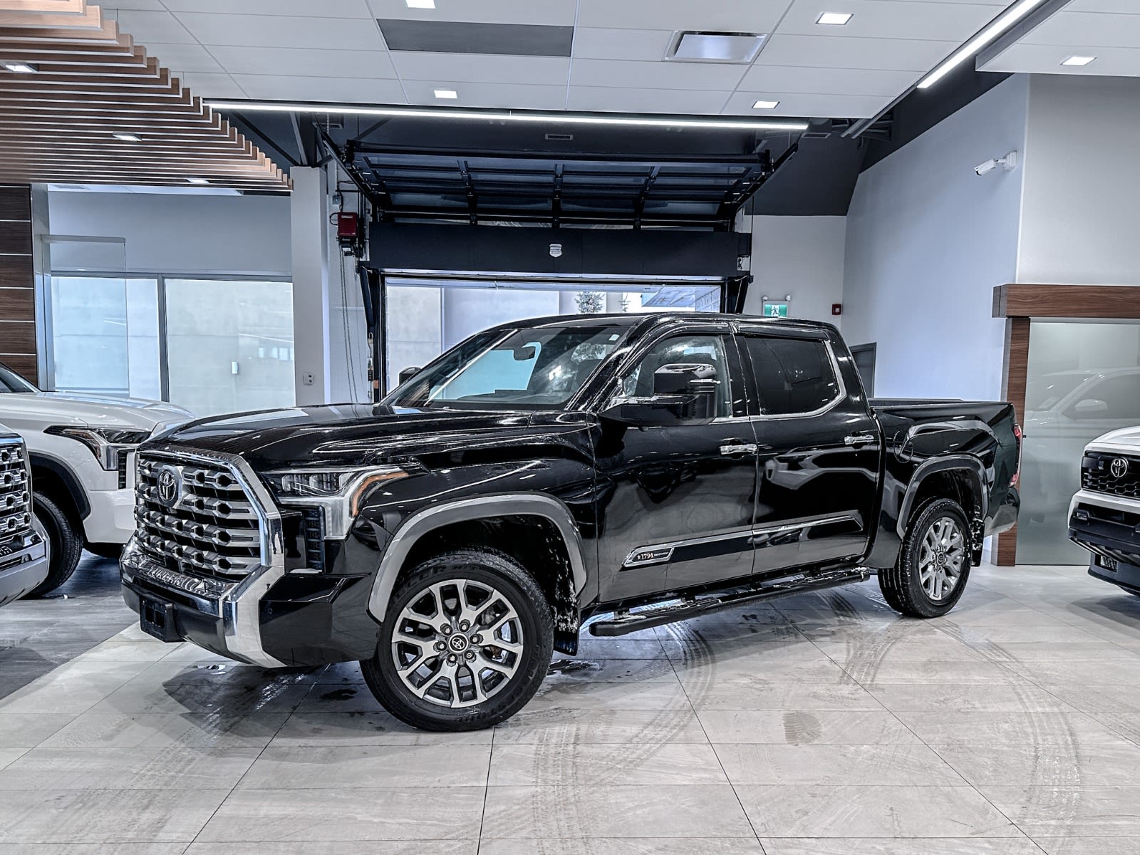 Toyota Tundra Platinum CrewMax Cab 4WD 2023
