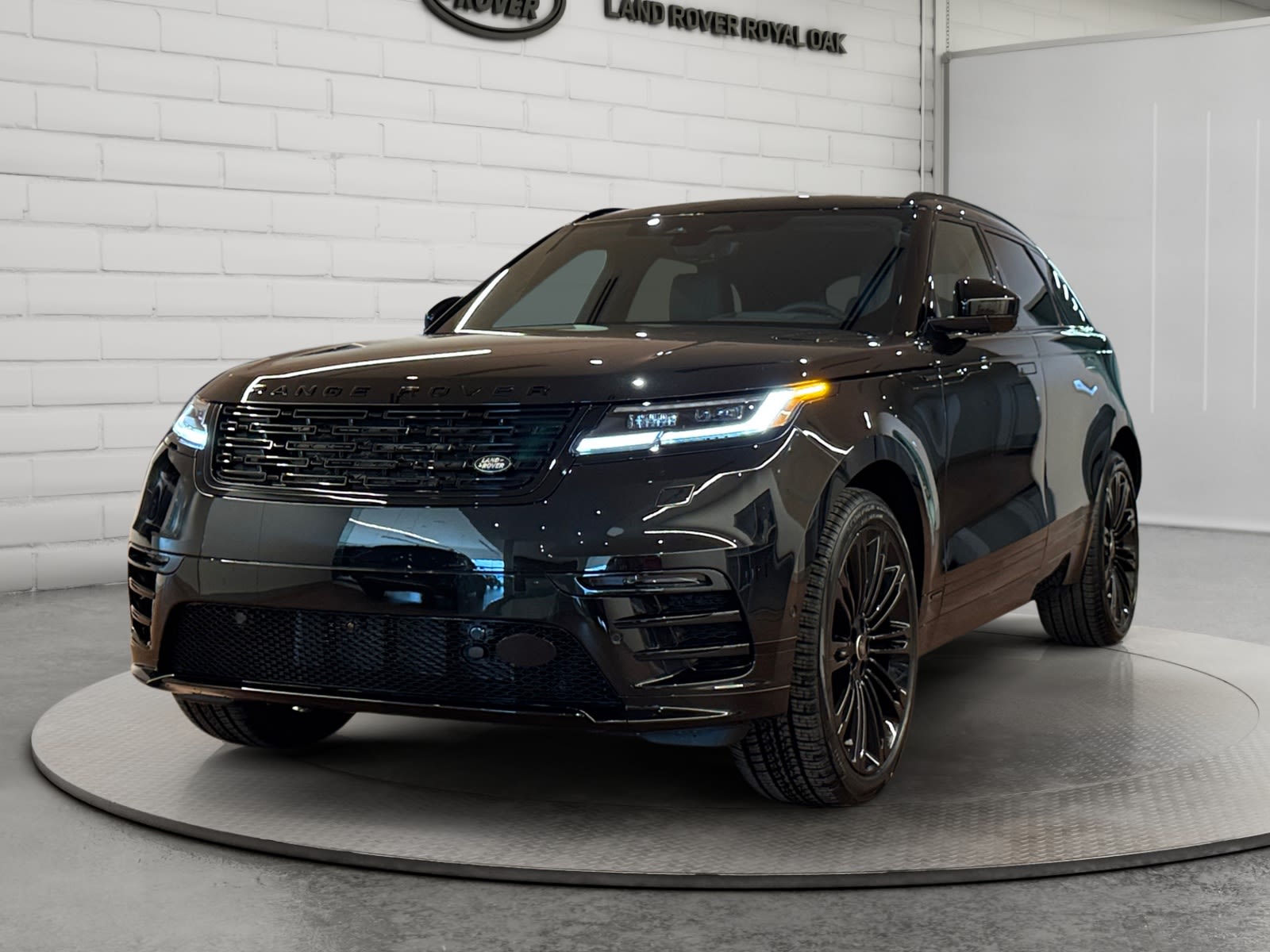  2026 Land Rover Range Rover Velar SUV / Crossover All-Wheel Drive 8-Speed Automatic