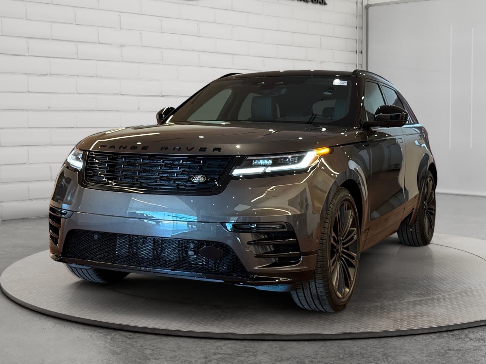  2026 Land Rover Range Rover Velar SUV / Crossover All-Wheel Drive 8-Speed Automatic