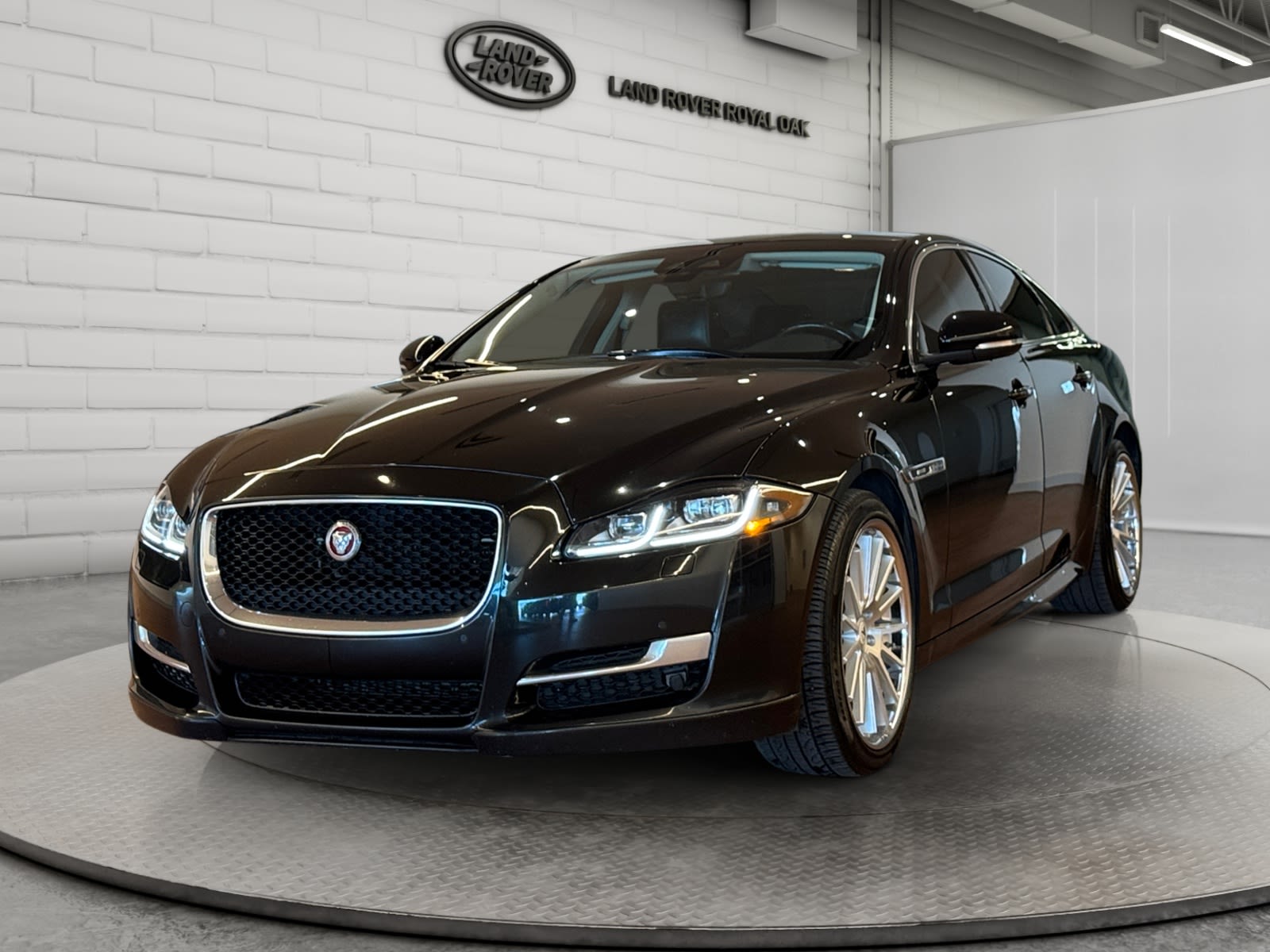  2018 Jaguar XJ-Series Sedan All-Wheel Drive 8-Speed Automatic