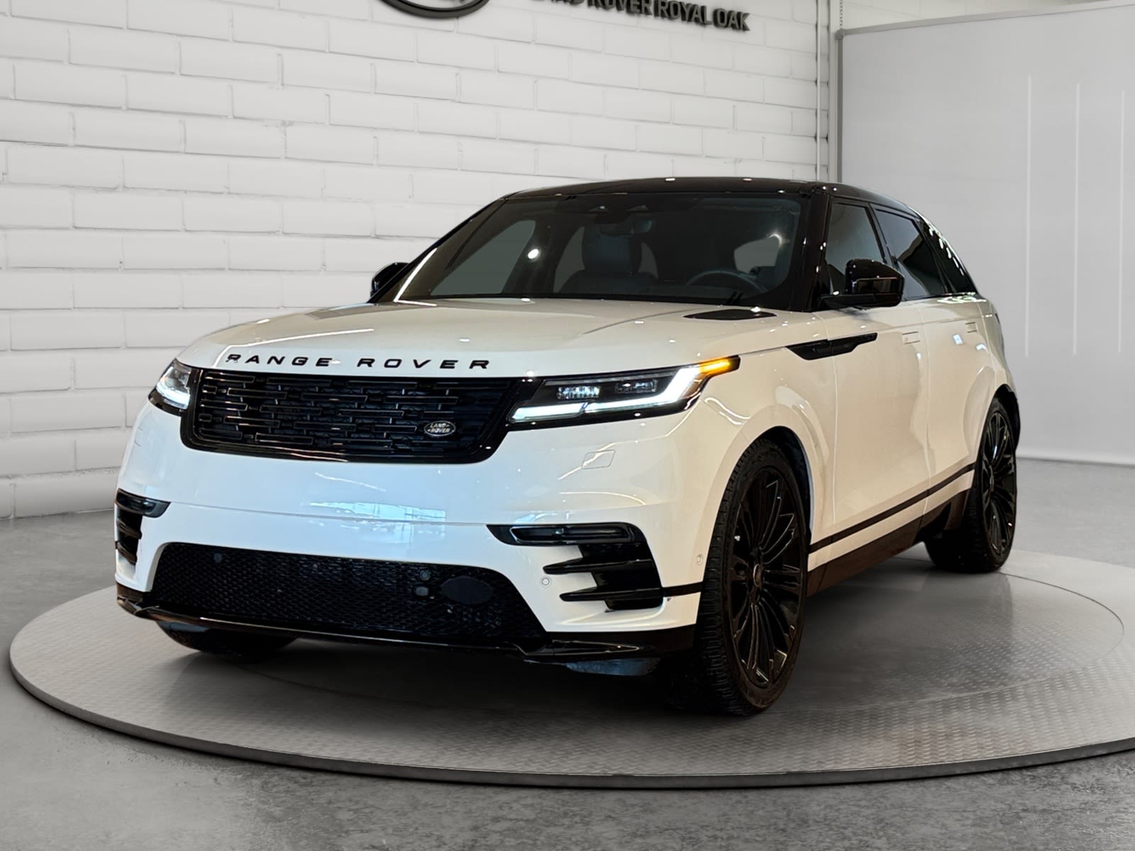 2026 Land Rover Range Rover Velar SUV / Crossover All-Wheel Drive 8-Speed Automatic