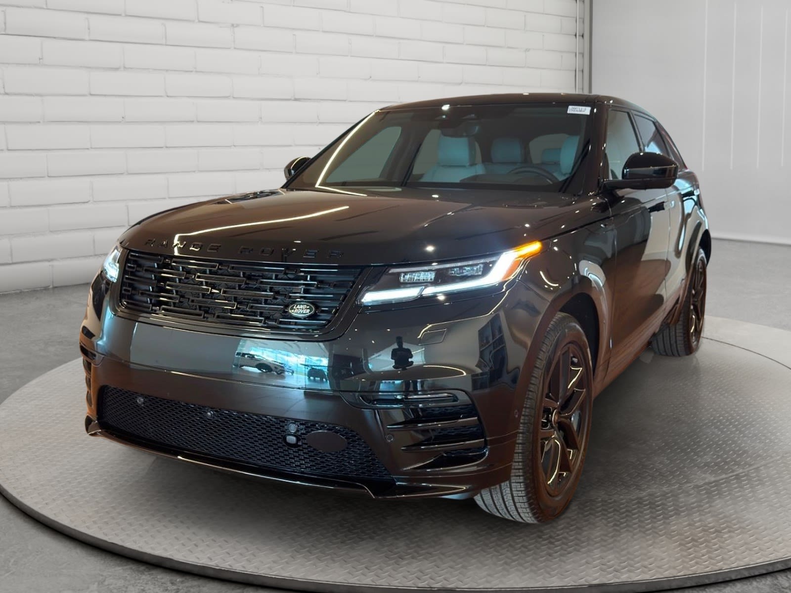  2026 Land Rover Range Rover Velar SUV / Crossover All-Wheel Drive 8-Speed Automatic