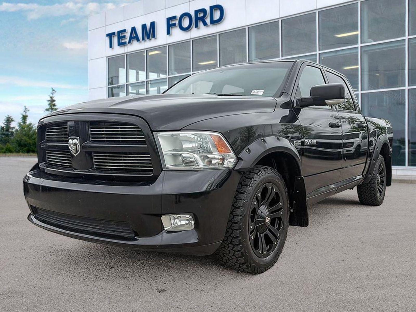  2010 Dodge RAM 1500 Pickup Truck  5-Speed Automatic