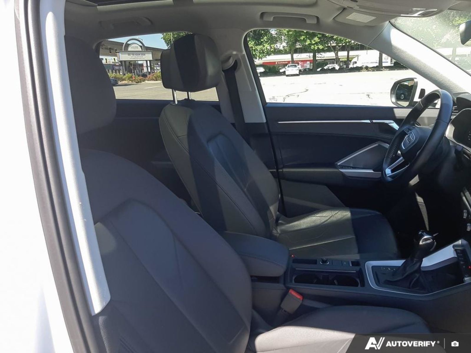 2020 Audi Q3 45 Technik, Vancouver, Cash