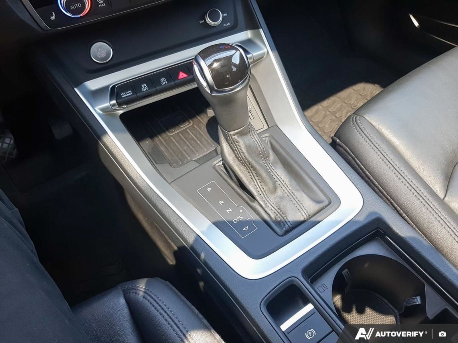 2020 Audi Q3 45 Technik, Vancouver, Cash