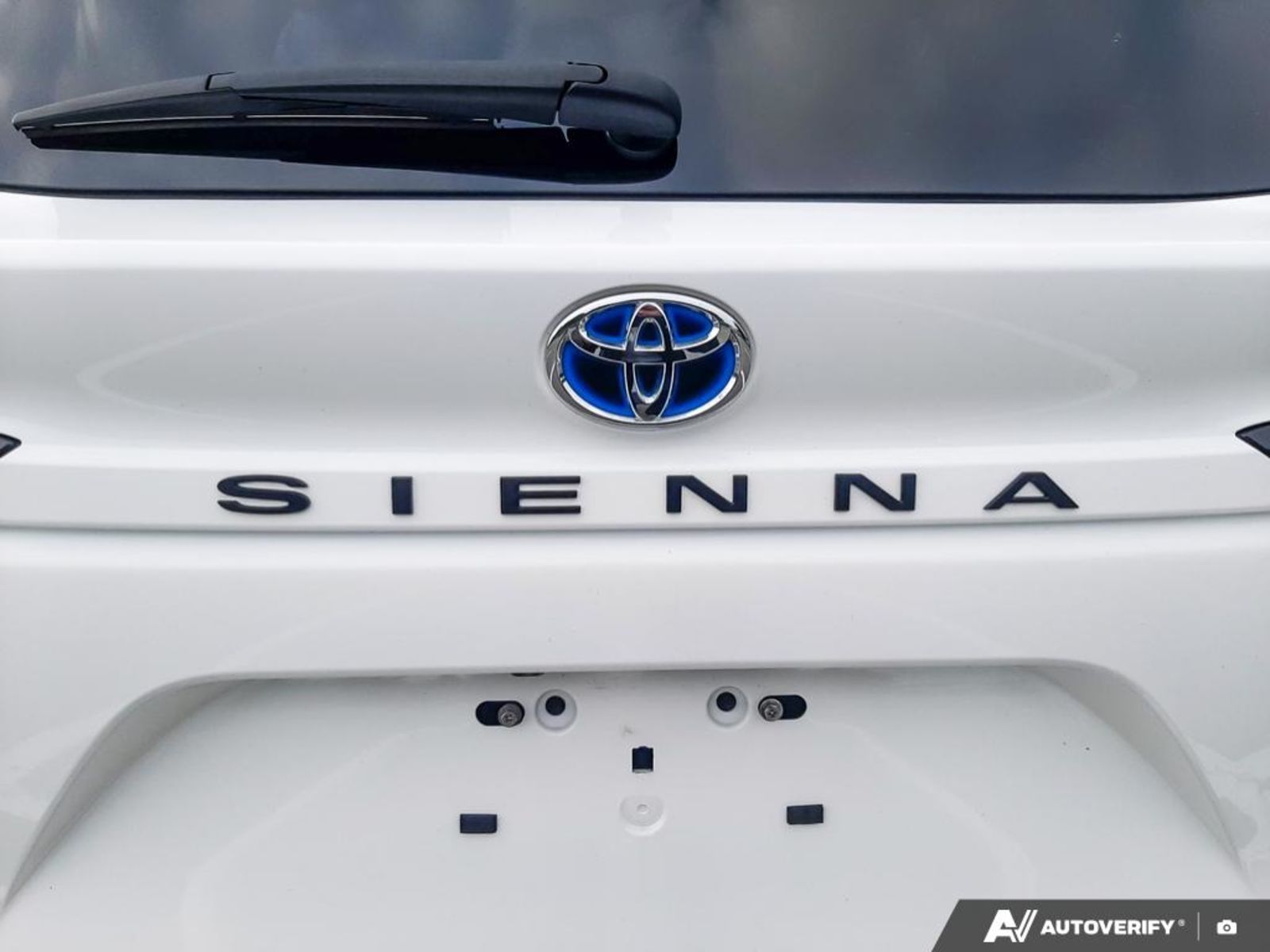 2023 Toyota Sienna LE 8-Passenger, Vancouver, Cash