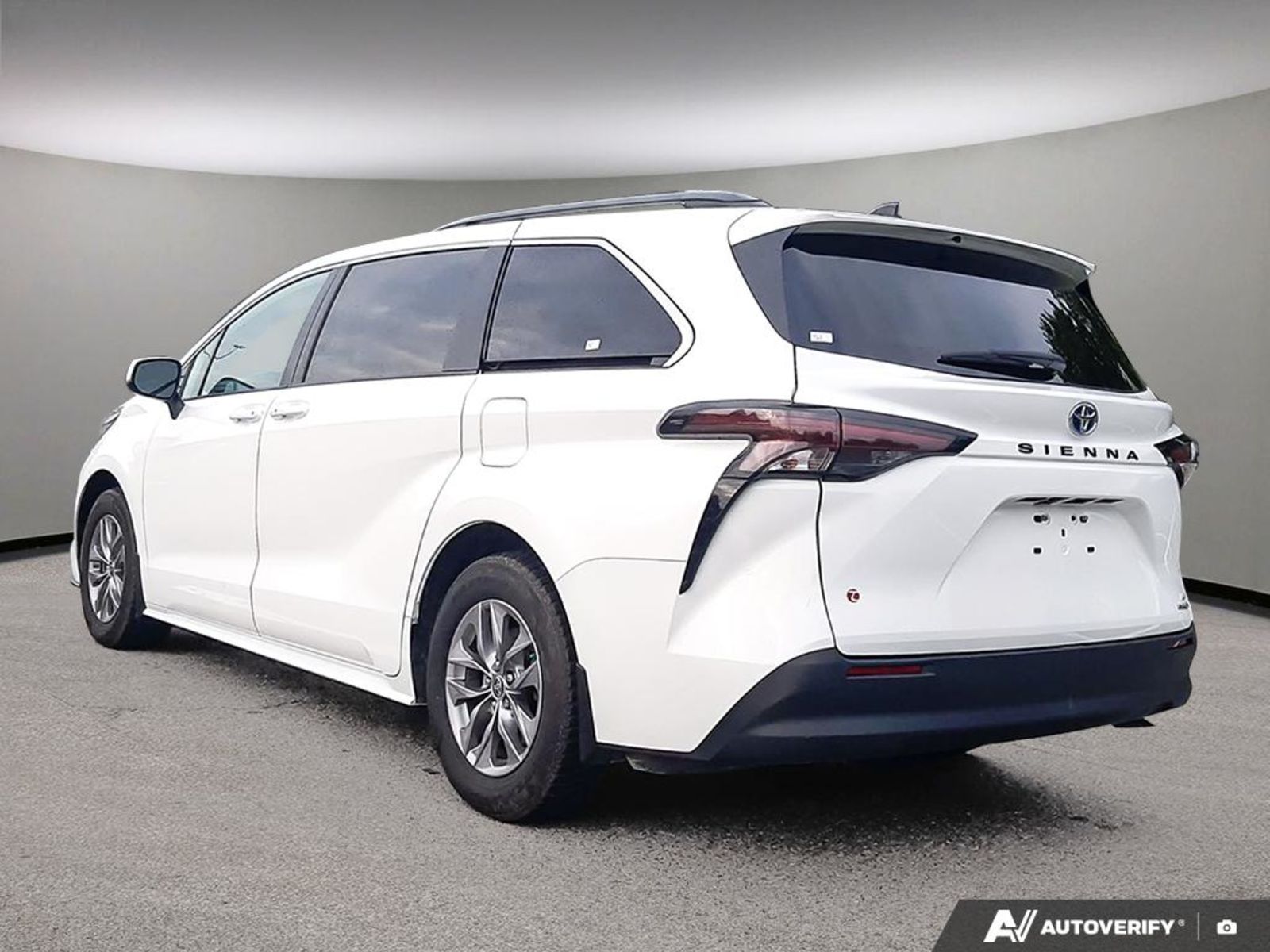 2023 Toyota Sienna LE 8-Passenger, Vancouver, Cash