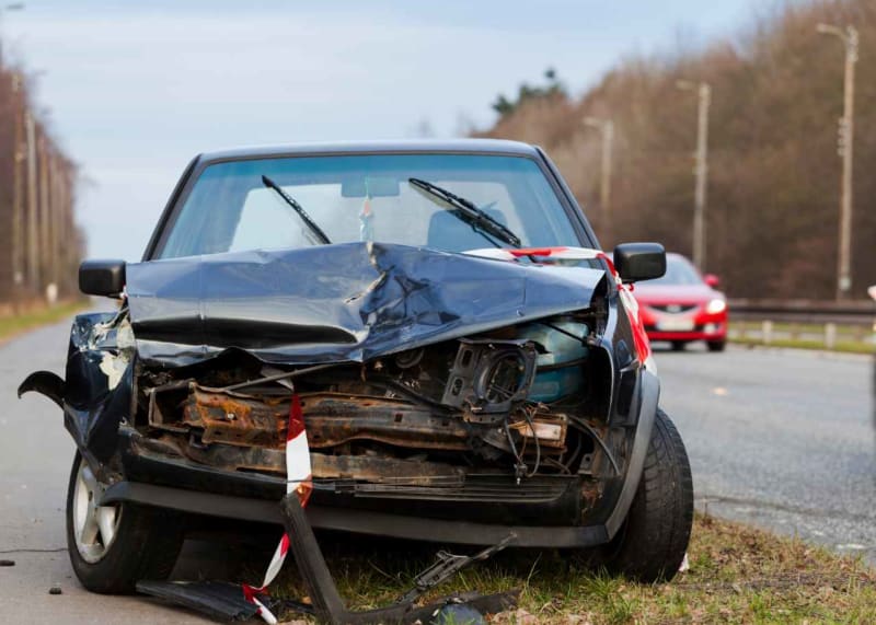 Can I Leave the Scene of an Accident in Illinois if There Are No injuries?