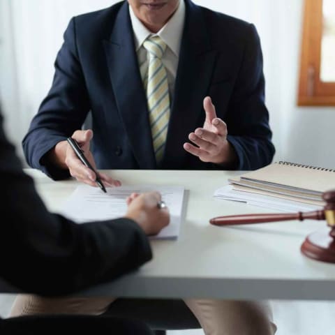 Prepare_for_a_Consultation_With_an_Injury_Lawyer_Featured_3d5b3ae93a