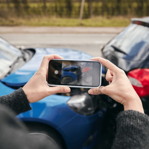 Take_Photos_of_After_a_Car_Accident_Featured_97c0e65950