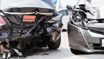 two cars crashed due to car accident