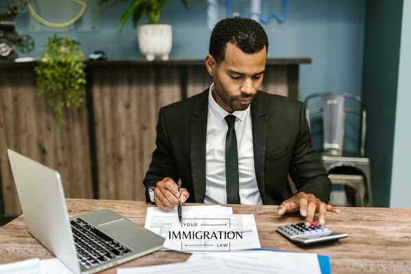 a man working an accounting job on a TN visa