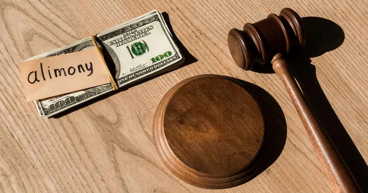 how_is_alimony_determined_featured_54e038c916