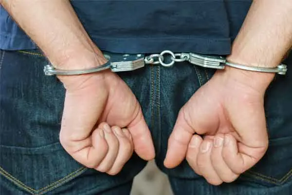 Cargos por Delitos de Drogas de Clase X en Illinois