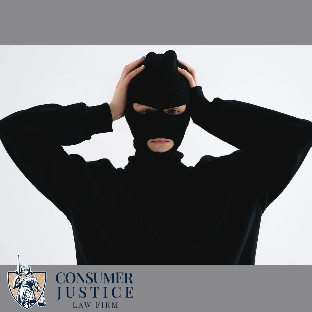Alguien vestido como un ladrón de bancos transmite que los errores en los antecedentes penales son graves.