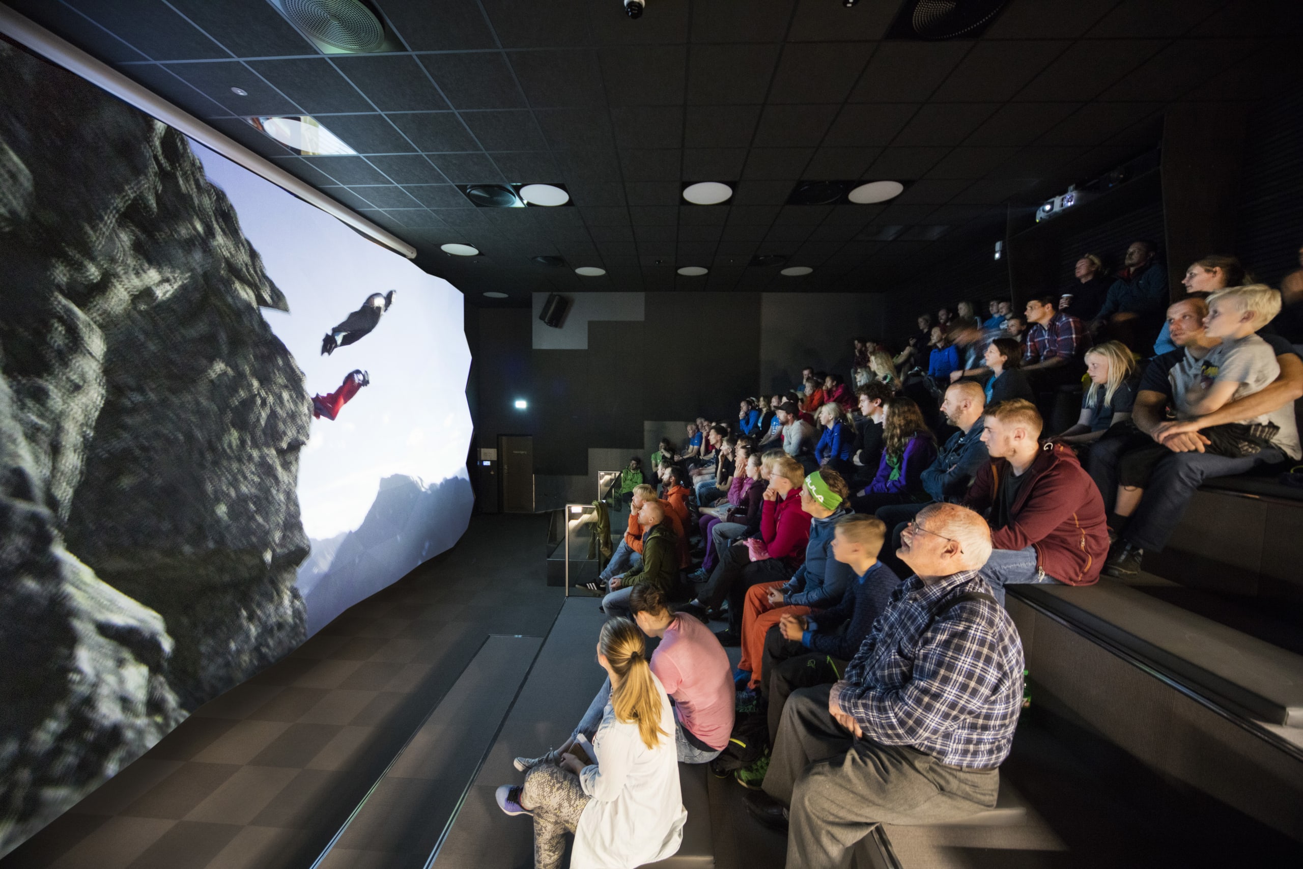 3D movie at the modern visitor center in Åndalsnes