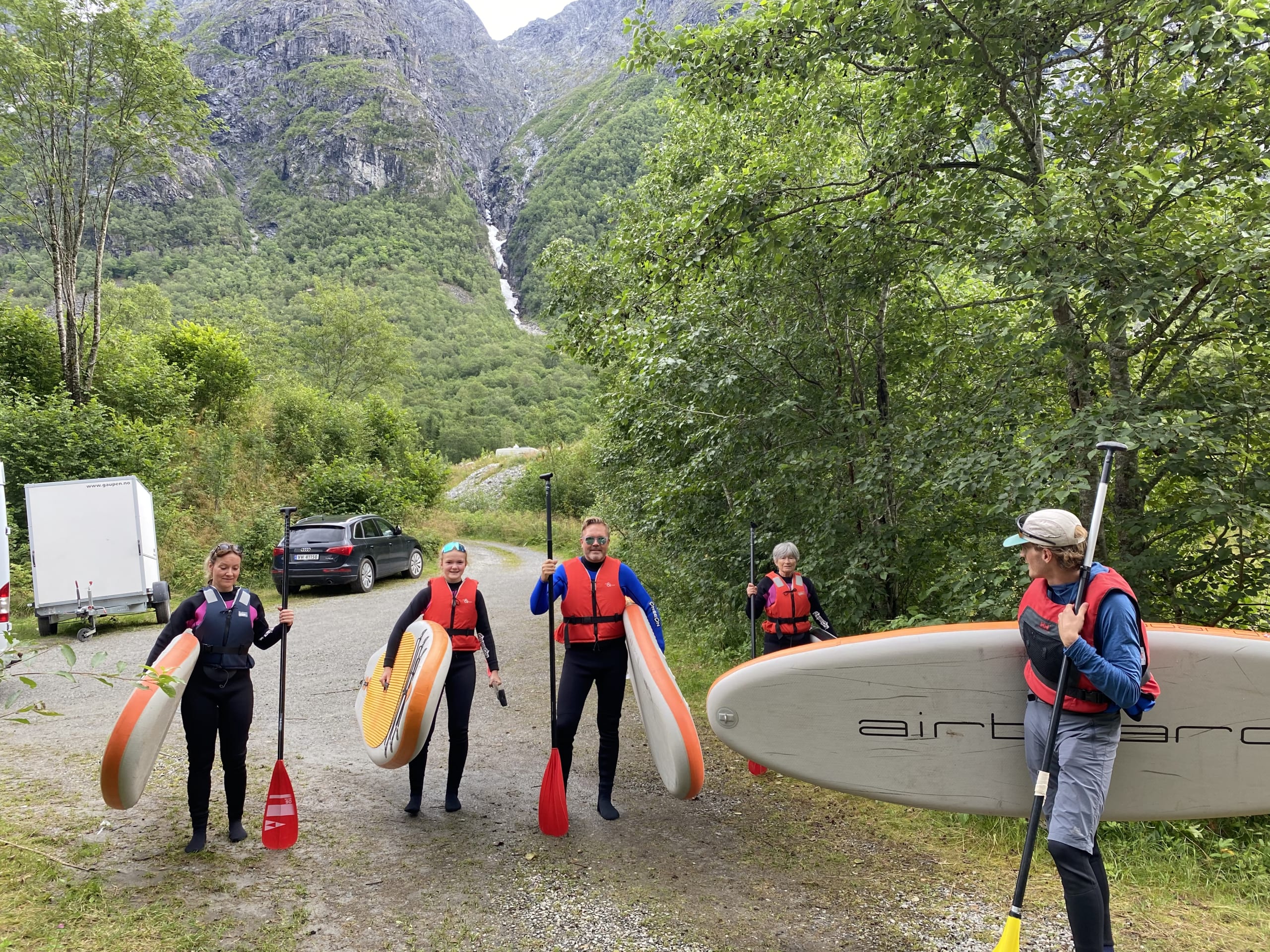 SUP tour on the Istra River in Åndalsnes