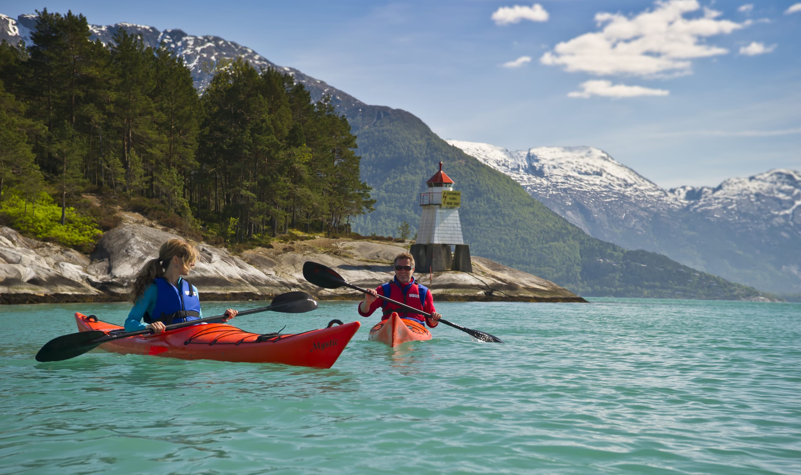 Kayaking on the Hardangerfjord starting from Jondal