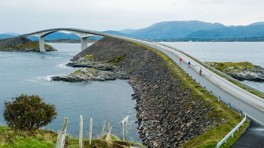 Scenic roads in Norway: National Tourist Routes and mountain passes