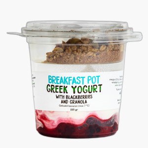 Greek yoghurt with blackberries and granola 225g