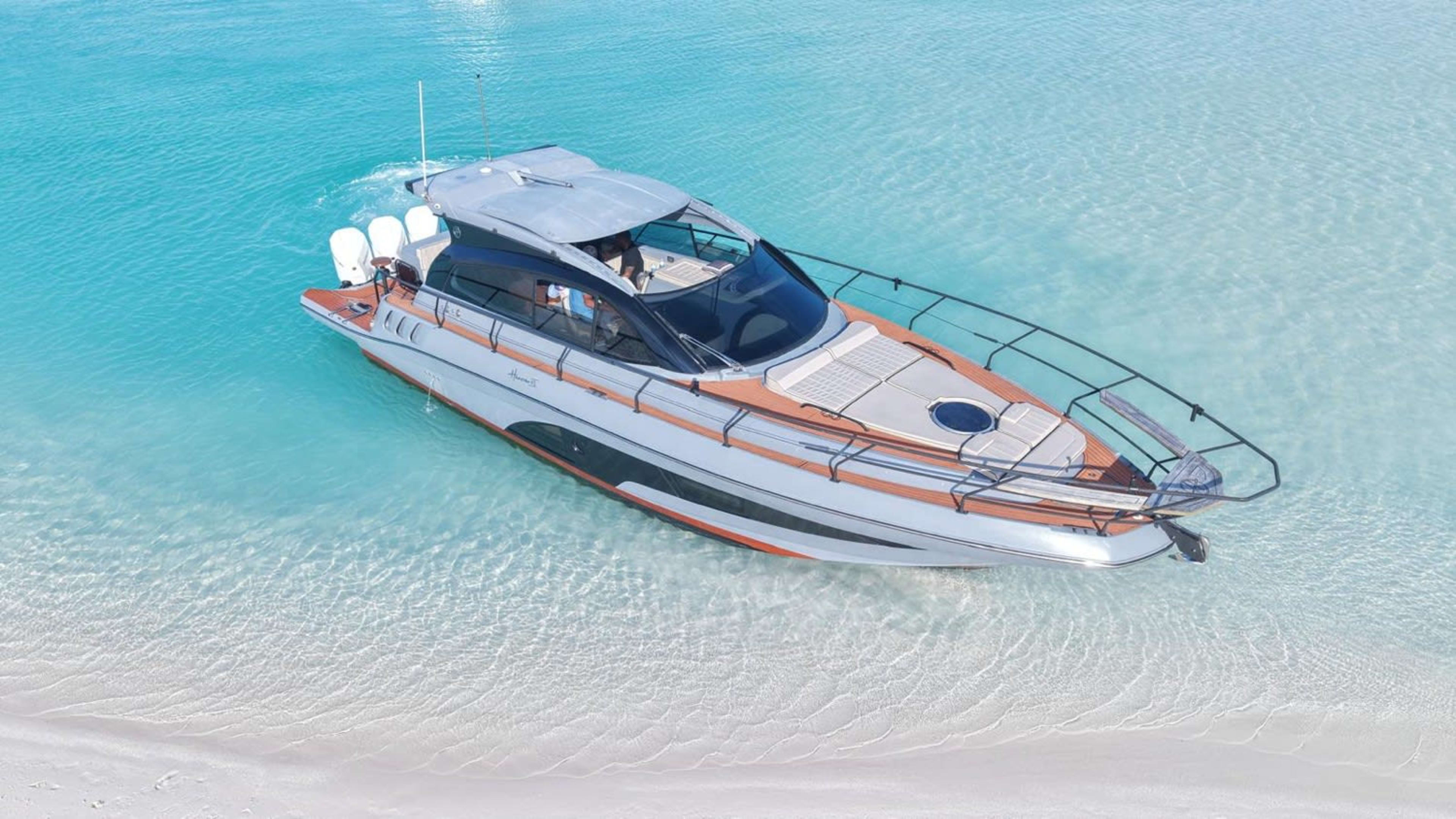 Full-Day Yacht Charter – Turks and Caicos Islands