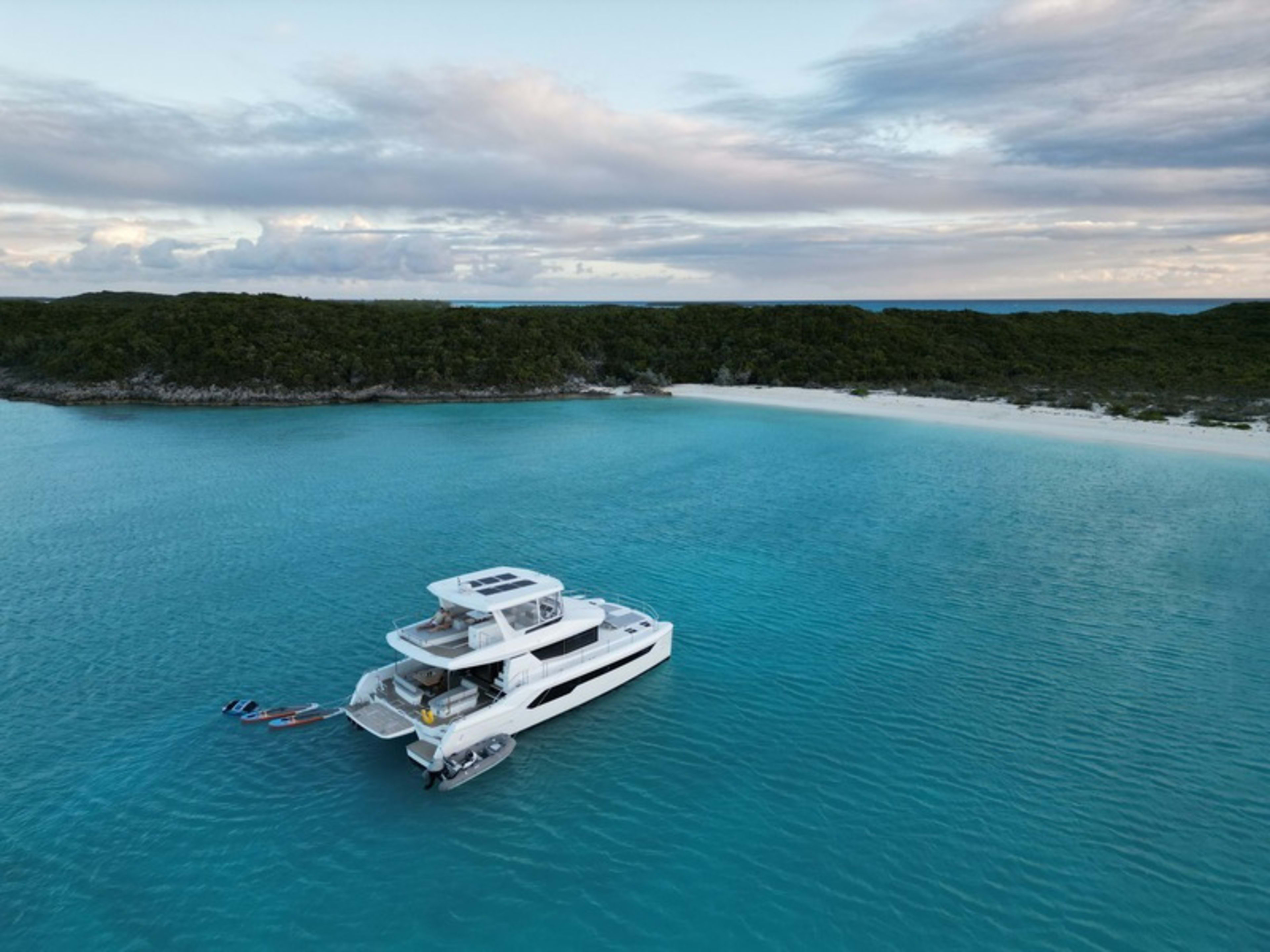Bru Sea — 53' Leopard Power Catamaran (Private Charter)