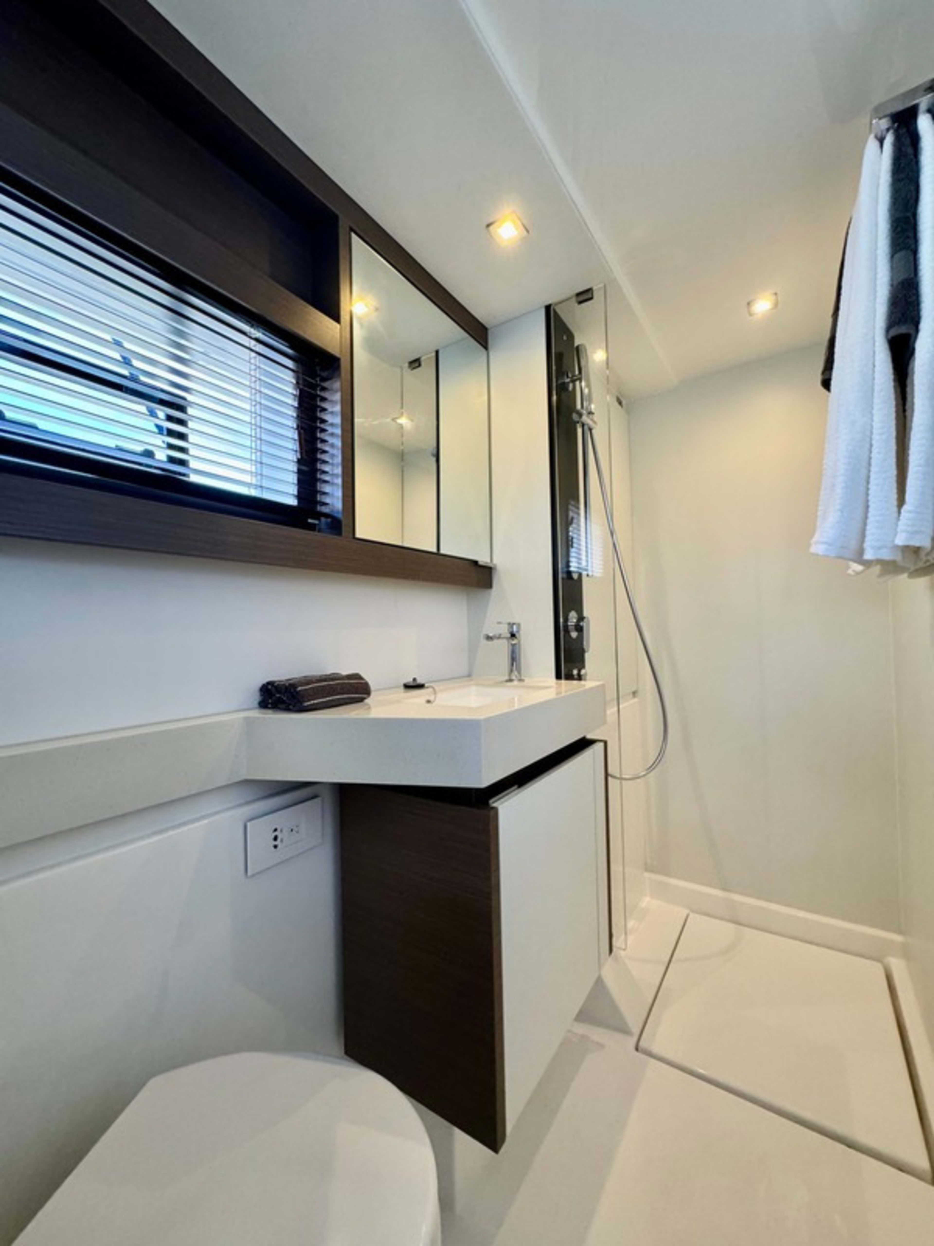 Bru Sea — 53' Leopard Power Catamaran (Private Charter) - Image 10