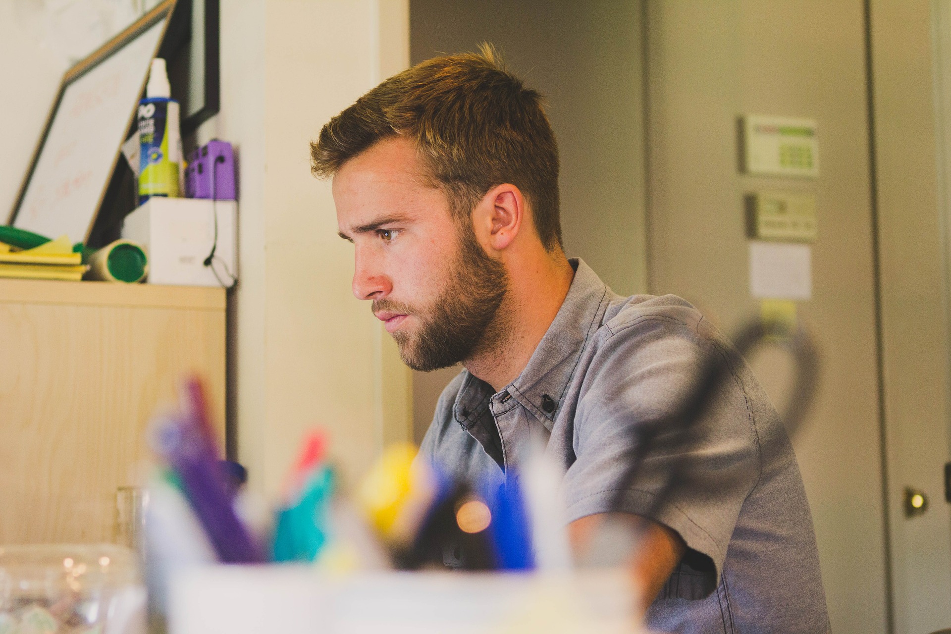 Man_Researching_on_Computer