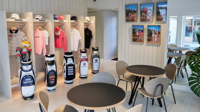 SPORTS STUDIO EIGHT ANGLE