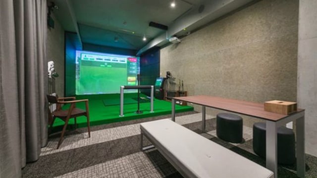 GOLF GYM 24 THE ROOM