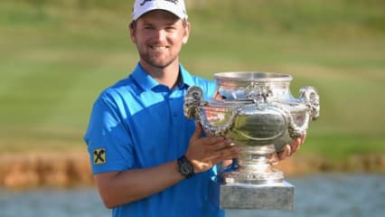 Bernd Wiesberger holt sich den Sieg!
Zum dritten Mal hat's auf der European Tour geklappt! Nach der Ballantine's Championship und der Lyoness Open siegt Bernd Wiesberger nun auch bei der Open de France ... und das mit drei Schlägen Vorsprung.(Foto: Getty)