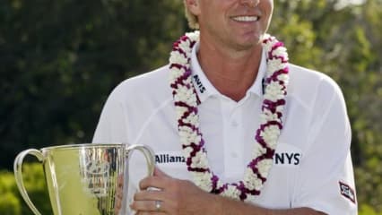 Bei den Hyundai Tournament Championship holte sich 
Steve Stricker die begehrte Trophäe. (Foto: Getty)