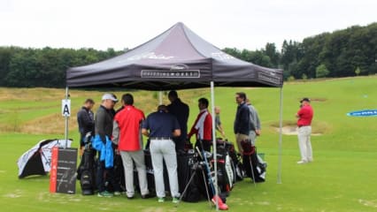 Das Golf Post Team war bei der offiziellen Medienpräsentation der neuen Titleist-Schläger im Hofgut Georgenthal vor Ort und konnte Sie exklusiv testen. (Foto: Golf Post)