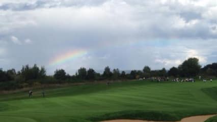 So wie sich zwischenzeitlich der Regenbogen über St. Leon-Rot präsentierte, so wechselhaft von der Farbenvielfalt zeigte sich auch das Spielgeschehen auf dem Platz.
 (Foto: Golf Post)