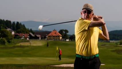 Direkt am Golfplatz Jacques Lemans St. Veit Längsee befindet sich der Mentehof mit gemütlichen Appartements und Ferienhäuser in Landhausstil. (Foto: Golf in Austria)