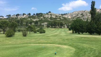 Golf de ServanesGolf de Servanes ist ein Platz der landschaftlich stark durch die Alpillen geprägt ist. Um die Löcher des Platzes herum, findet man immer wieder tolle Aussichten auf die hellen Felsen.(Foto: Golf Post)