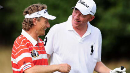 Bernhard Langer und Boris Becker Die deutschen Sportlegenden sorgten für einen Boom ihrer jeweiligen Sportarten. Hier sind sie bei einer gemeinsamen Runde Golf auf Gut Lärchenhof in Pulheim bei Köln. (Foto: Getty)