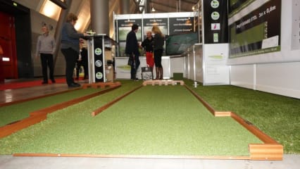 Viele Neuheiten wurden auf dem Messegelände vorgestellt. Die Firma Private Greens präsentierte ihr neues Indoor Putting Green mit Suchtfaktor. (Foto: Golf Post)