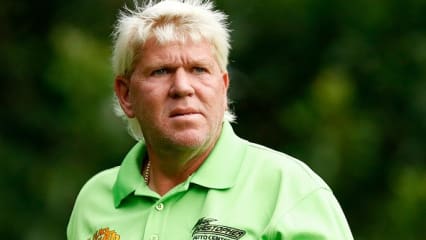 "Ich werde nie erwachsen" John Daly gilt nicht gerade als der zurückhaltendste Profi-Golfer. Doch mit zunehmendem Alter änderte sich seine Sicht auf die Welt. So schaut er heute auf den 25-jährigen Daly zurück: "Als 25-Jähriger habe ich einfach das gemacht, was ich wollte", so Daly im Golf-Channel-Interview. "Als ich Vater wurde, haben sich die Dinge dann geändert. Trotzdem werde ich wohl nie erwachsen. Ich bin immer noch ich." (Foto: Getty)