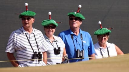 Schräge HüteEgal ob Kappe, Hut oder lediglich ein Schirm - Kopfbedeckungen gehören zum Outfit beim Golf einfach dazu. Ein Blick auf vergangene Mode, heutige Trends und seltsame Geschmacksverirrungen auf den Köpfen prominenter Golfer.(Foto: Getty)